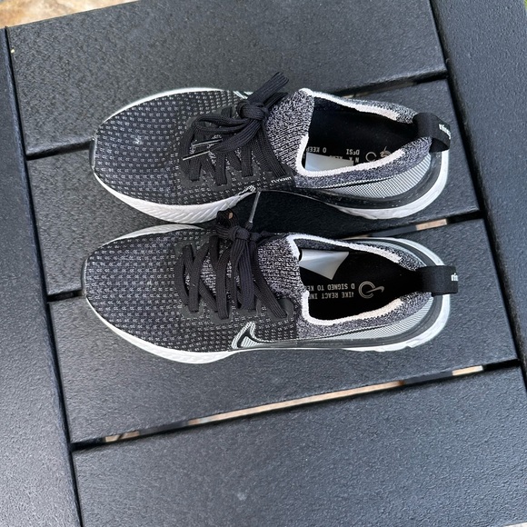 Black Nike React Infinity Run
Flyknit - Picture 2 of 5